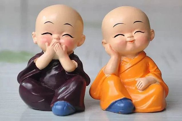 Monk buddha Showpiece