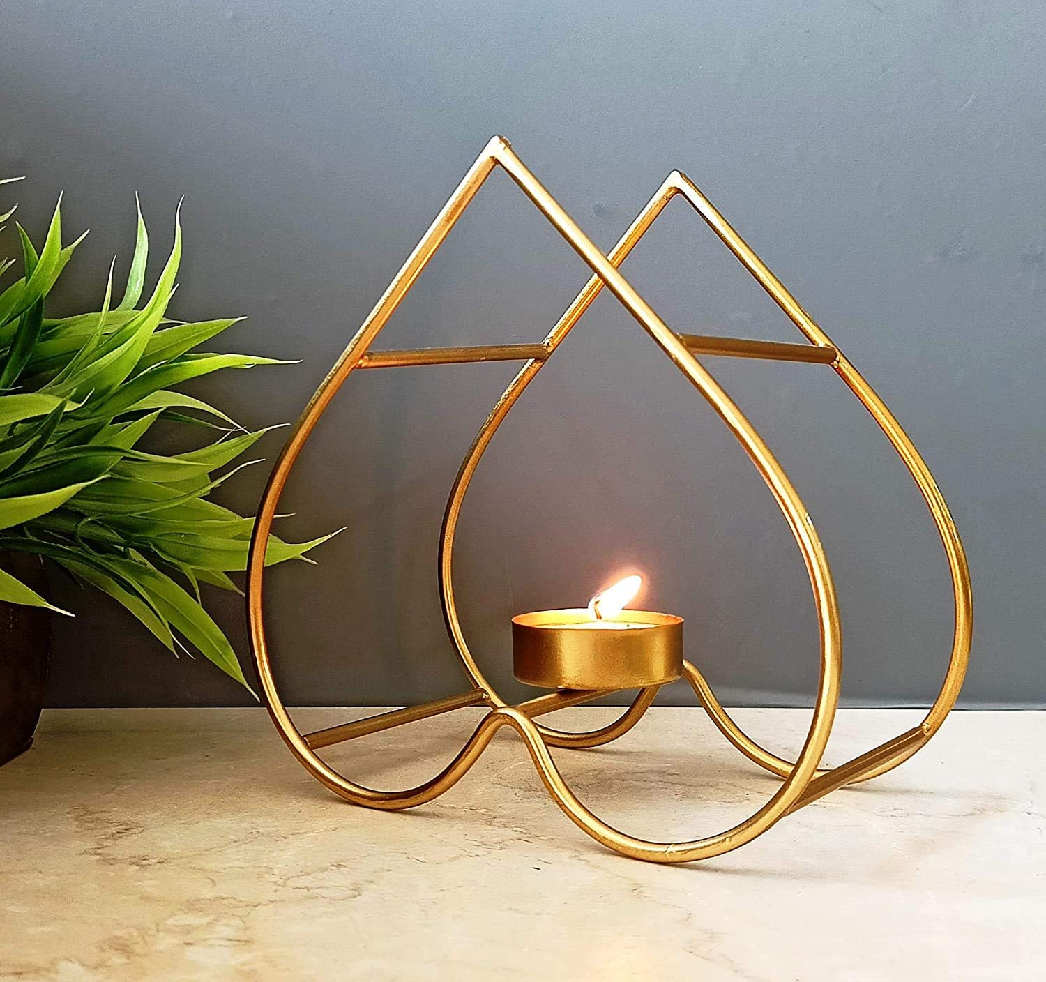 Metal Heart Shape Tealight Candle Holder Stand Showpiece