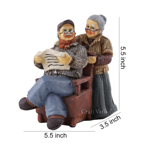Resin Old Couple Romantic Miniature Showpiece
