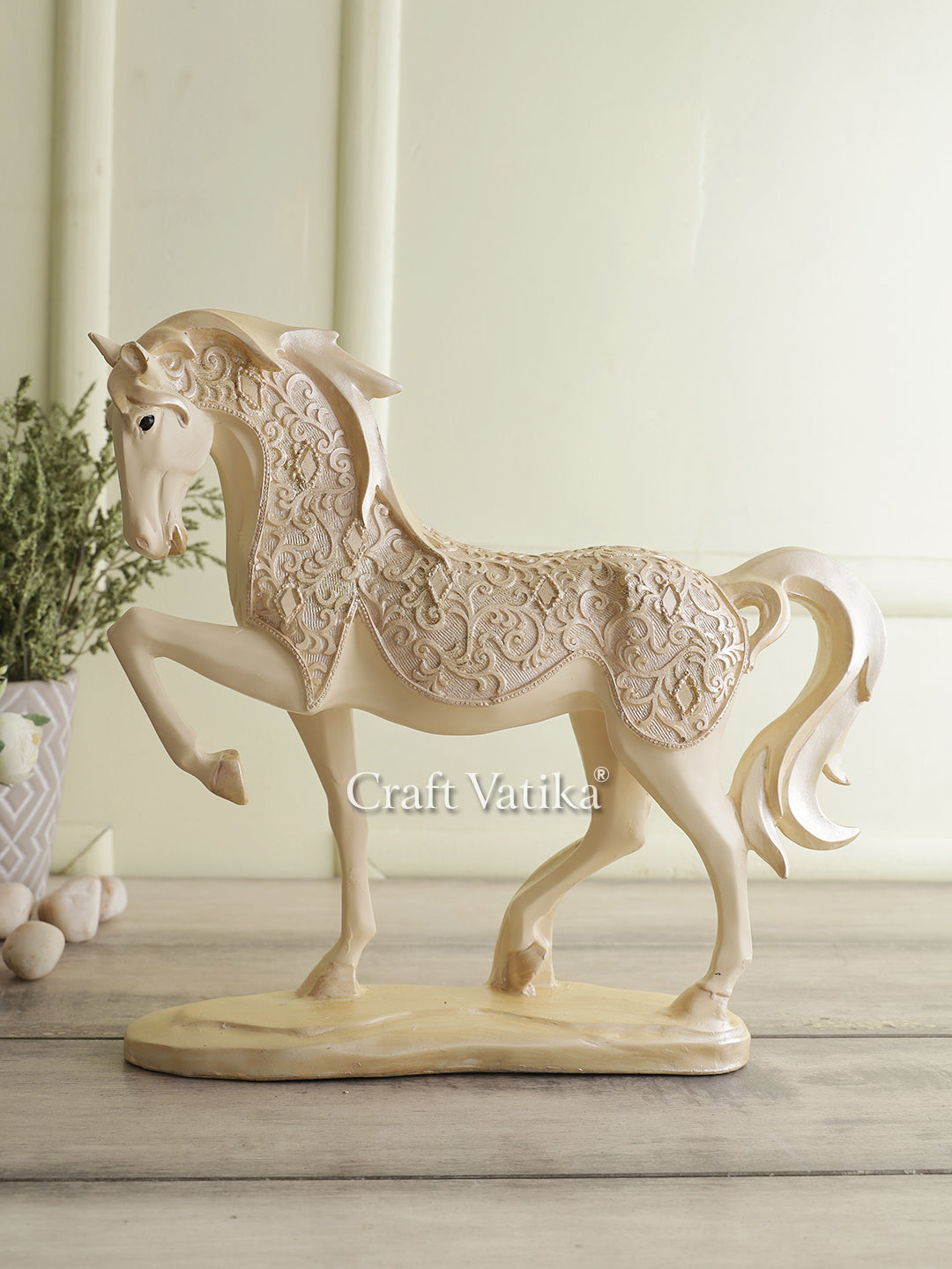 Polyresin Horse with Uplifted Leg Standing Showpiece, DFMAS411